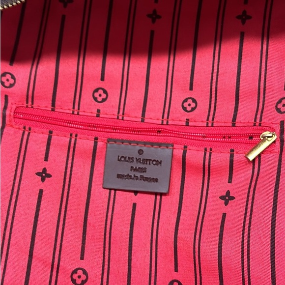 Louie inspired checkered bag. - Picture 3 of 3